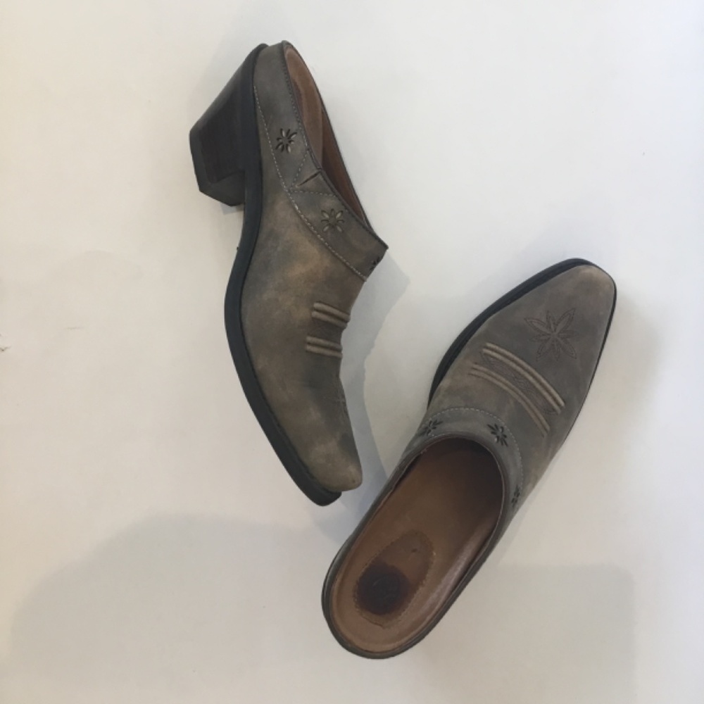 ARIAT Desert Star Brown Distressed Leather Western Mules, Women’s Size 7B